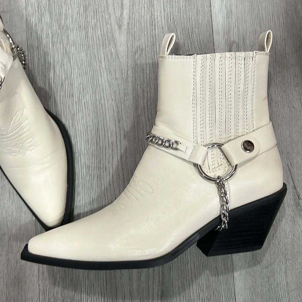 Billini Ellison Bone Leather Western Cowboy Bootie - Picture 5 of 8